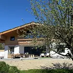 Bed & Breakfast Edelweiss Saalfelden