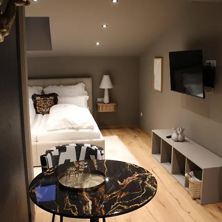 Edelweiss Bed and Breakfast 3*