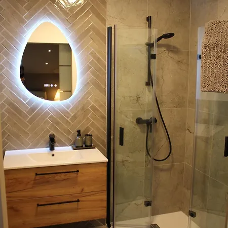 Edelweiss Bed & Breakfast 3*